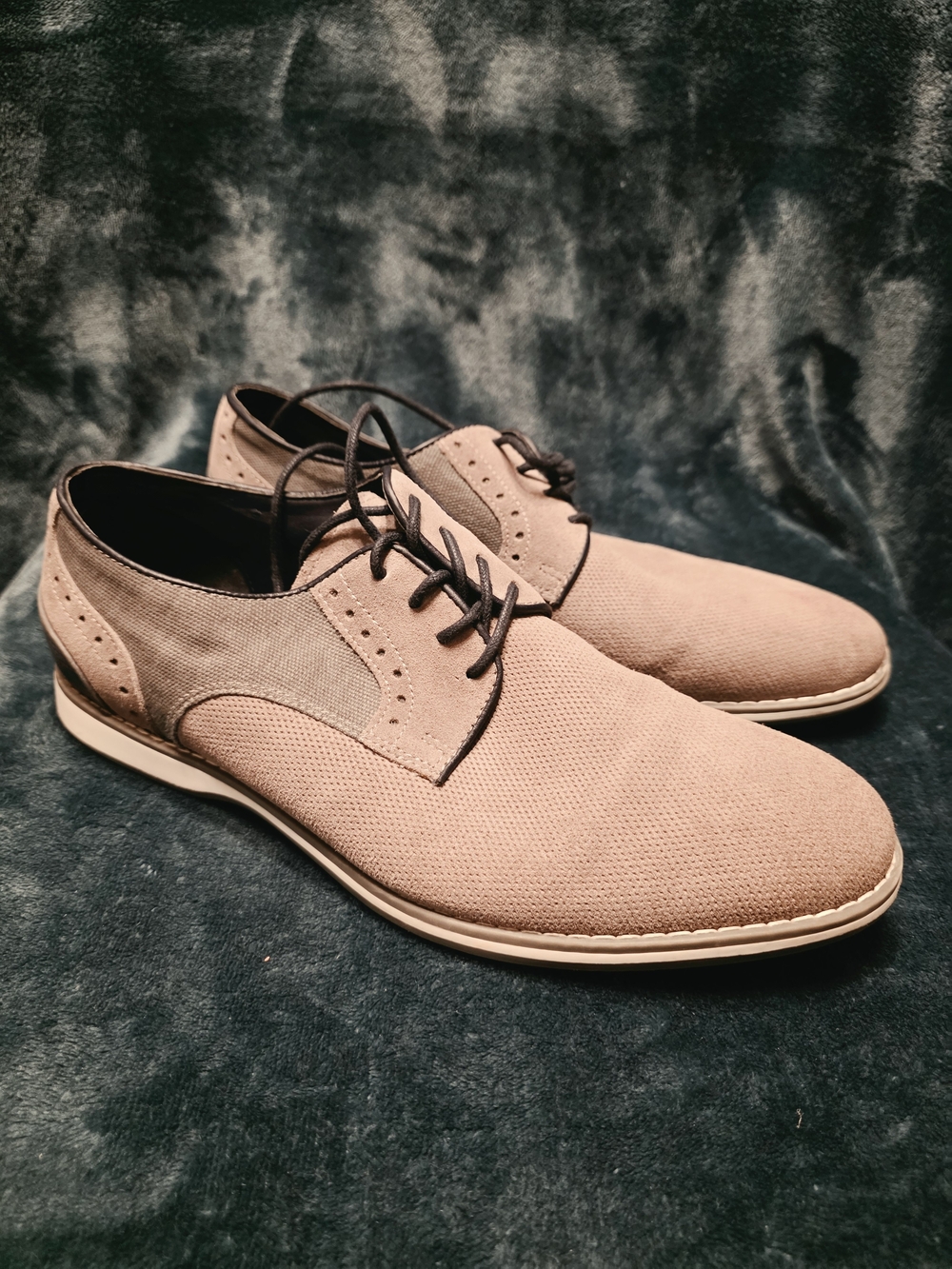 Kenneth Cole Men's Light Taupe and Gray Lace-Up Oxfords